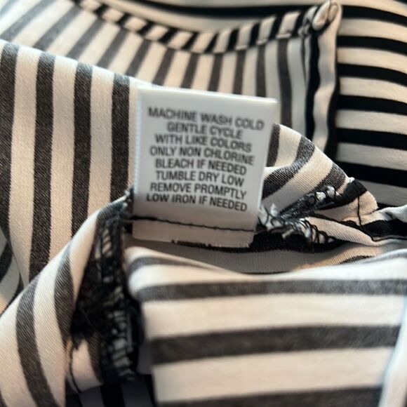 STUDIO WORKS plus size blouse. Black / cream stripe. 2X - Picture 5 of 9